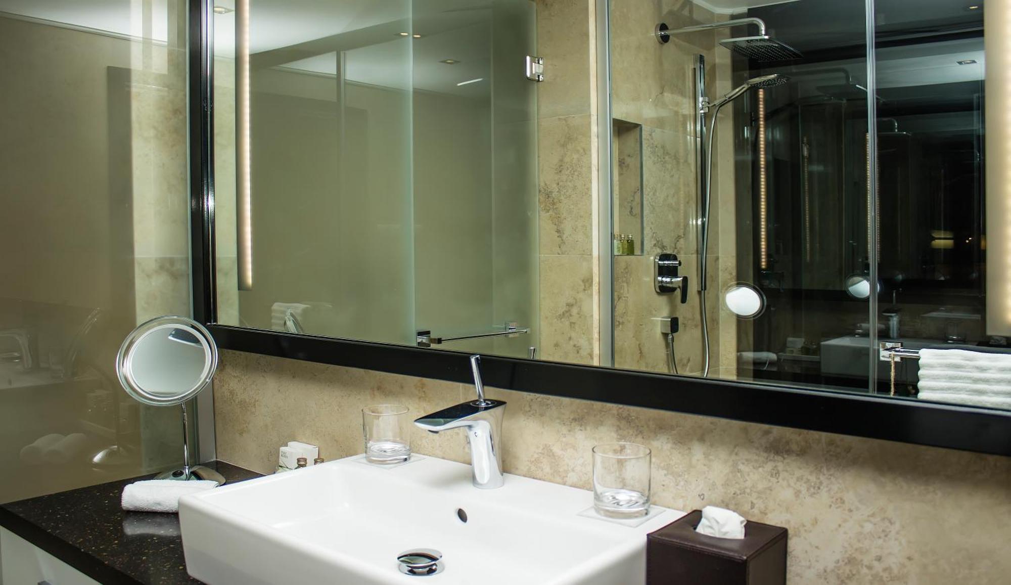 11 Mirrors Design Hotel Kiev Quarto foto