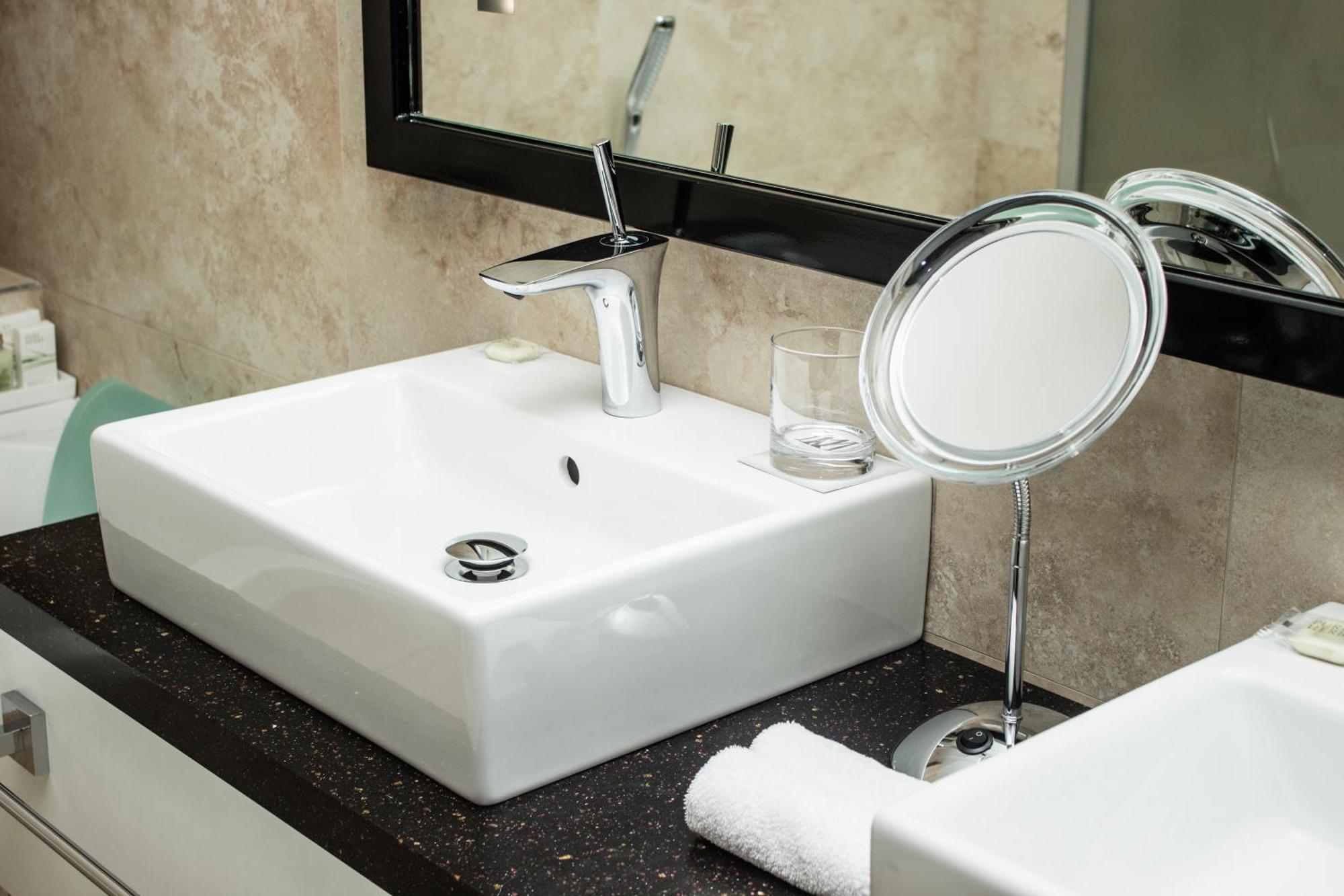 11 Mirrors Design Hotel Kiev Quarto foto