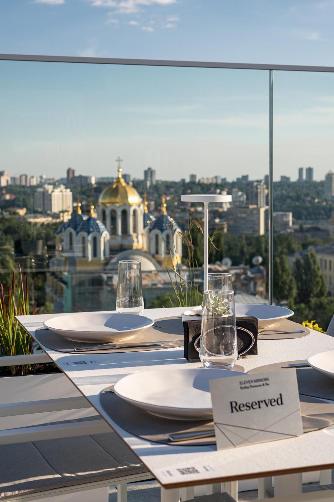 11 Mirrors Design Hotel Kiev Exterior foto