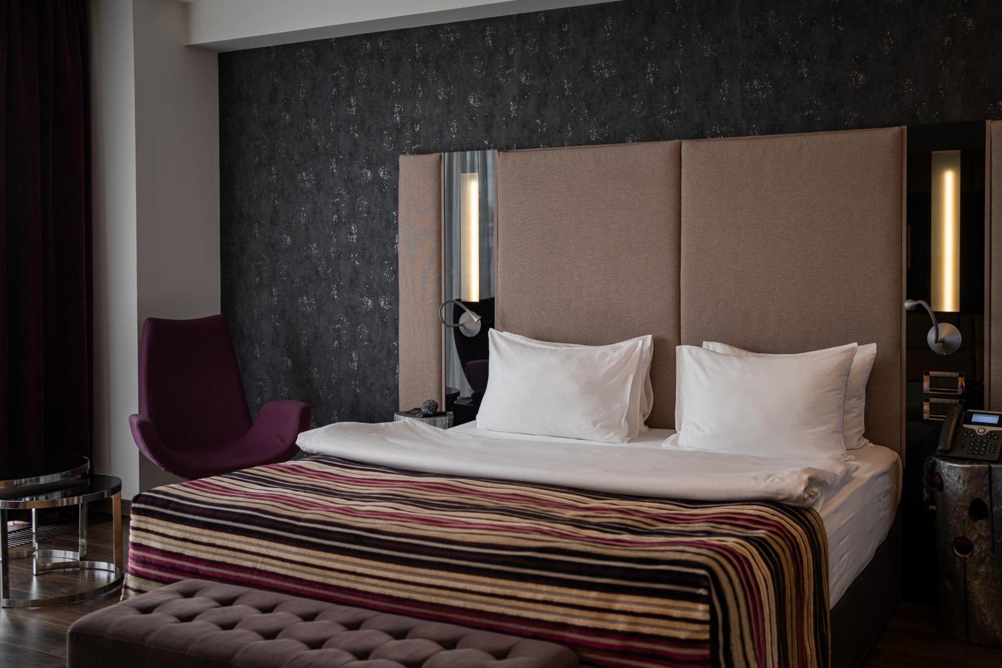 11 Mirrors Design Hotel Kiev Exterior foto
